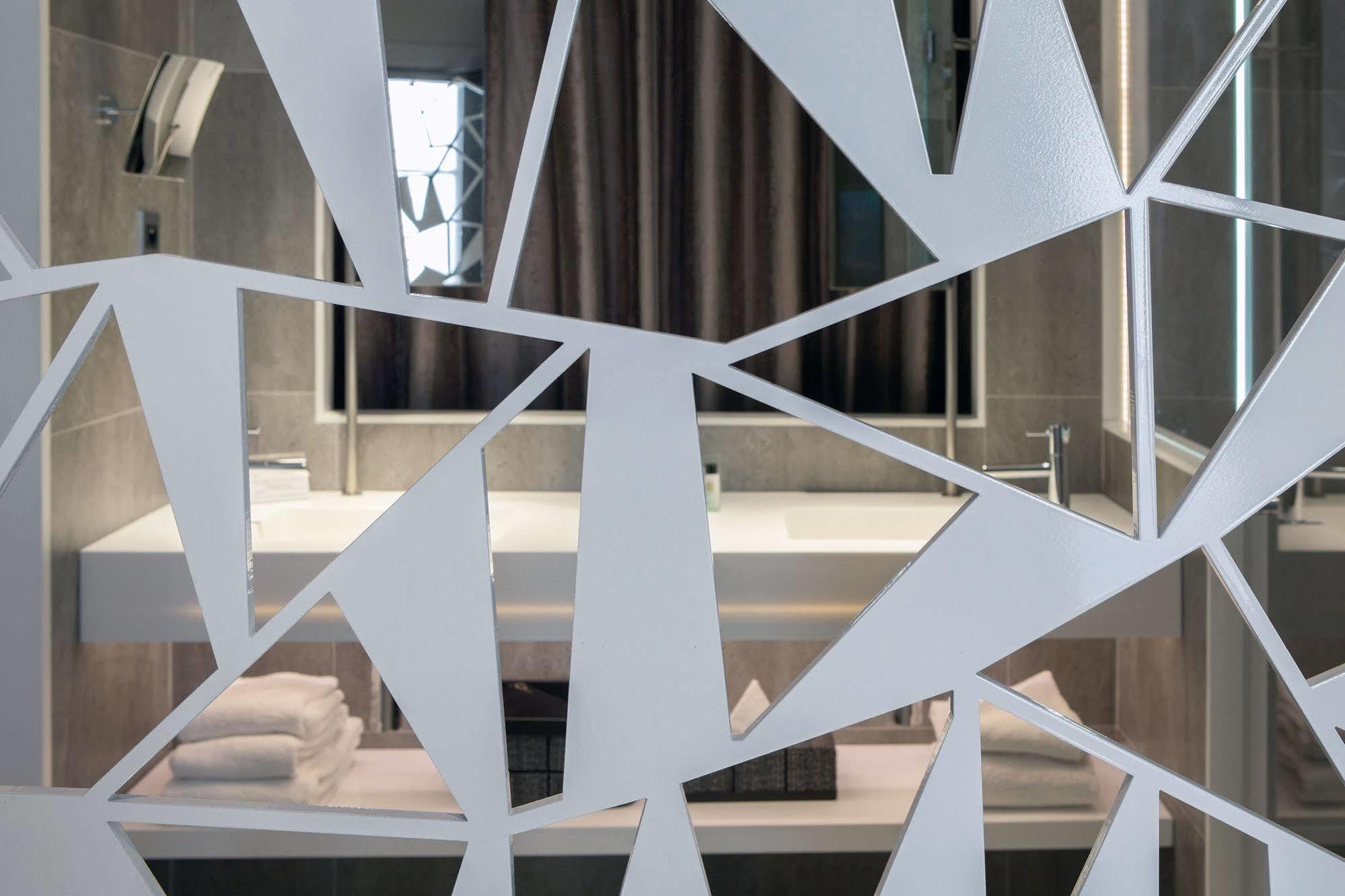 Select Hotel Paris Bagian luar foto